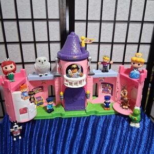 Fisher Price Little People Pink Kingdom Castle